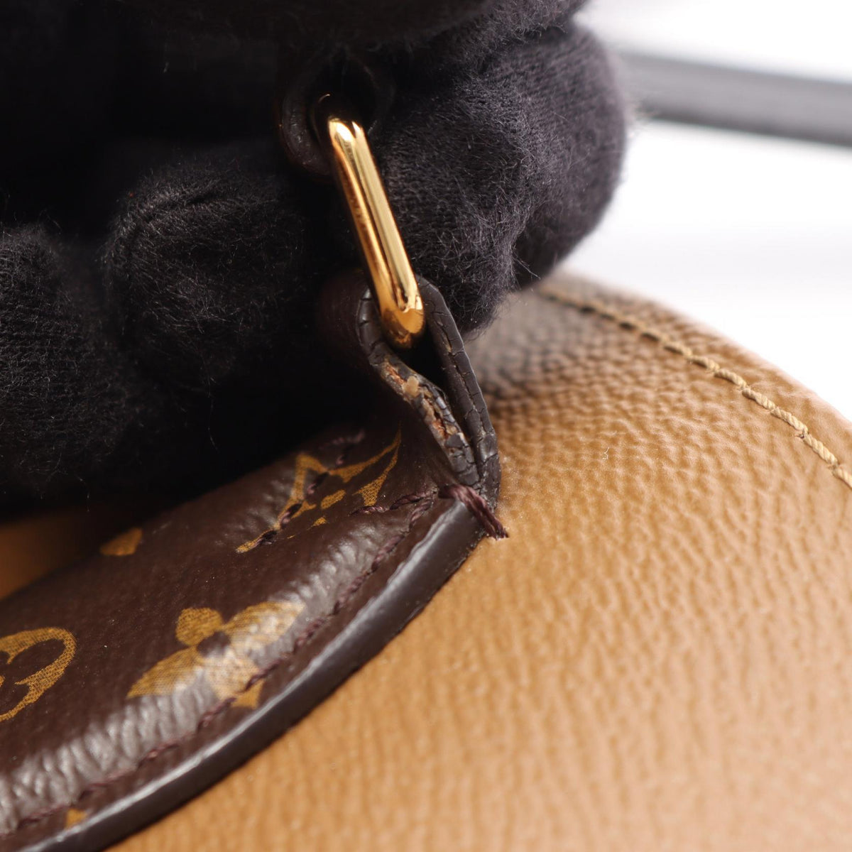Louis Vuitton On The Go MM · Monogram Giant