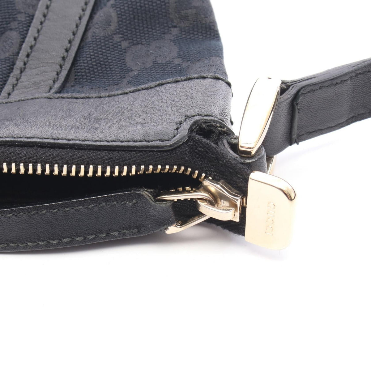 Gucci Abbey · GG Canvas