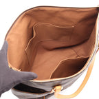 Louis Vuitton Totally GM · Monogram