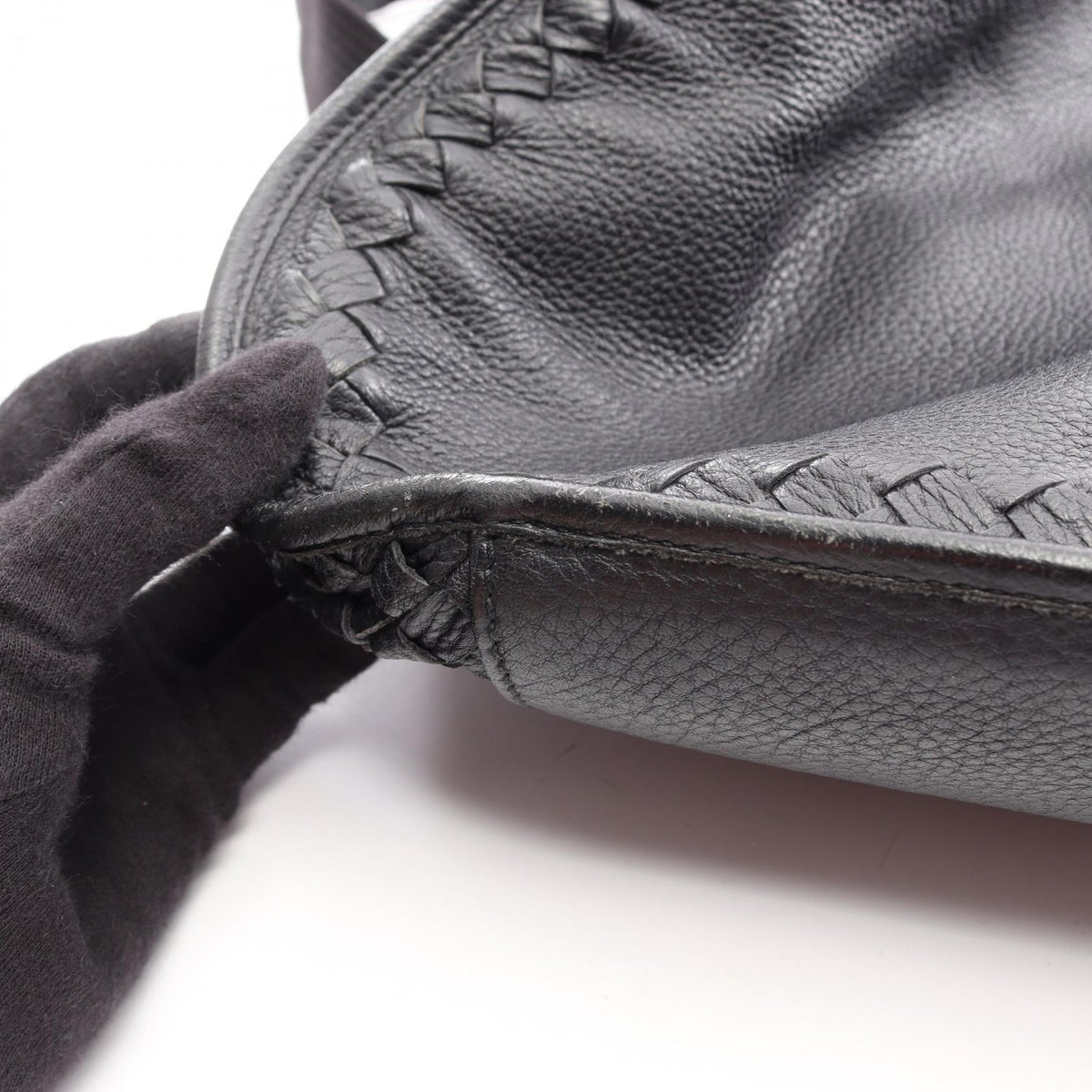 Bottega Veneta Intrecciato Messenger · Leather