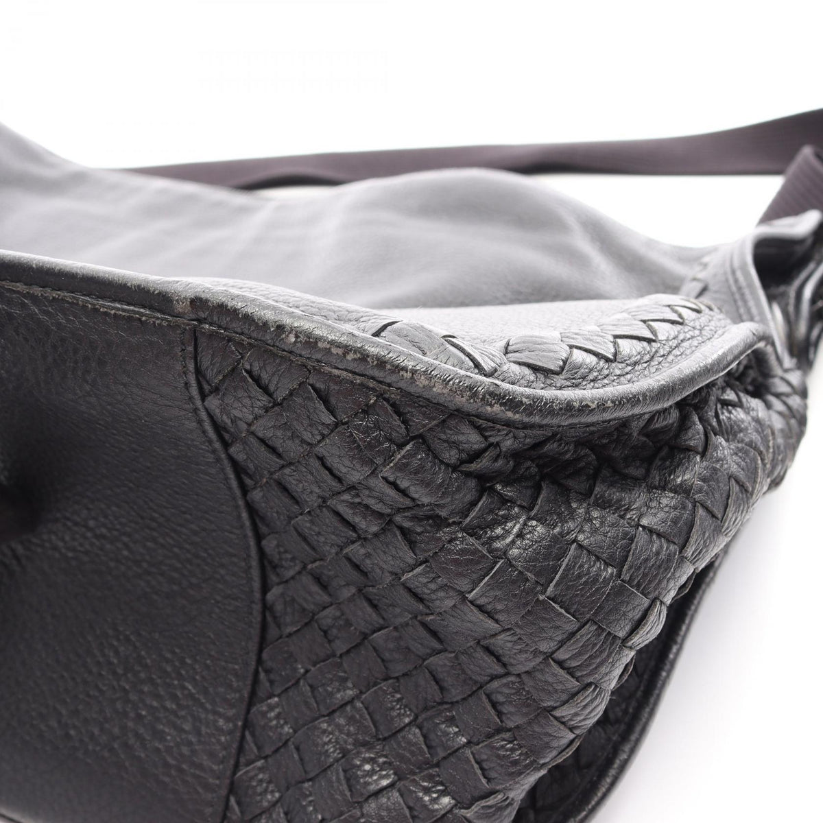 Bottega Veneta Intrecciato Messenger · Leather