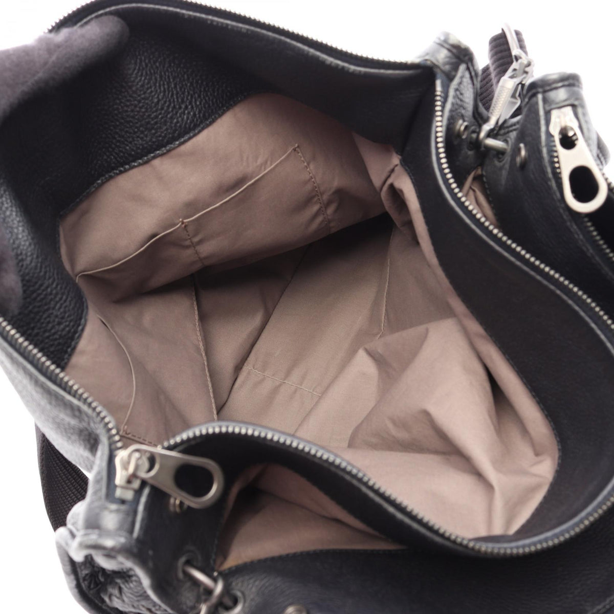 Bottega Veneta Intrecciato Messenger · Leather