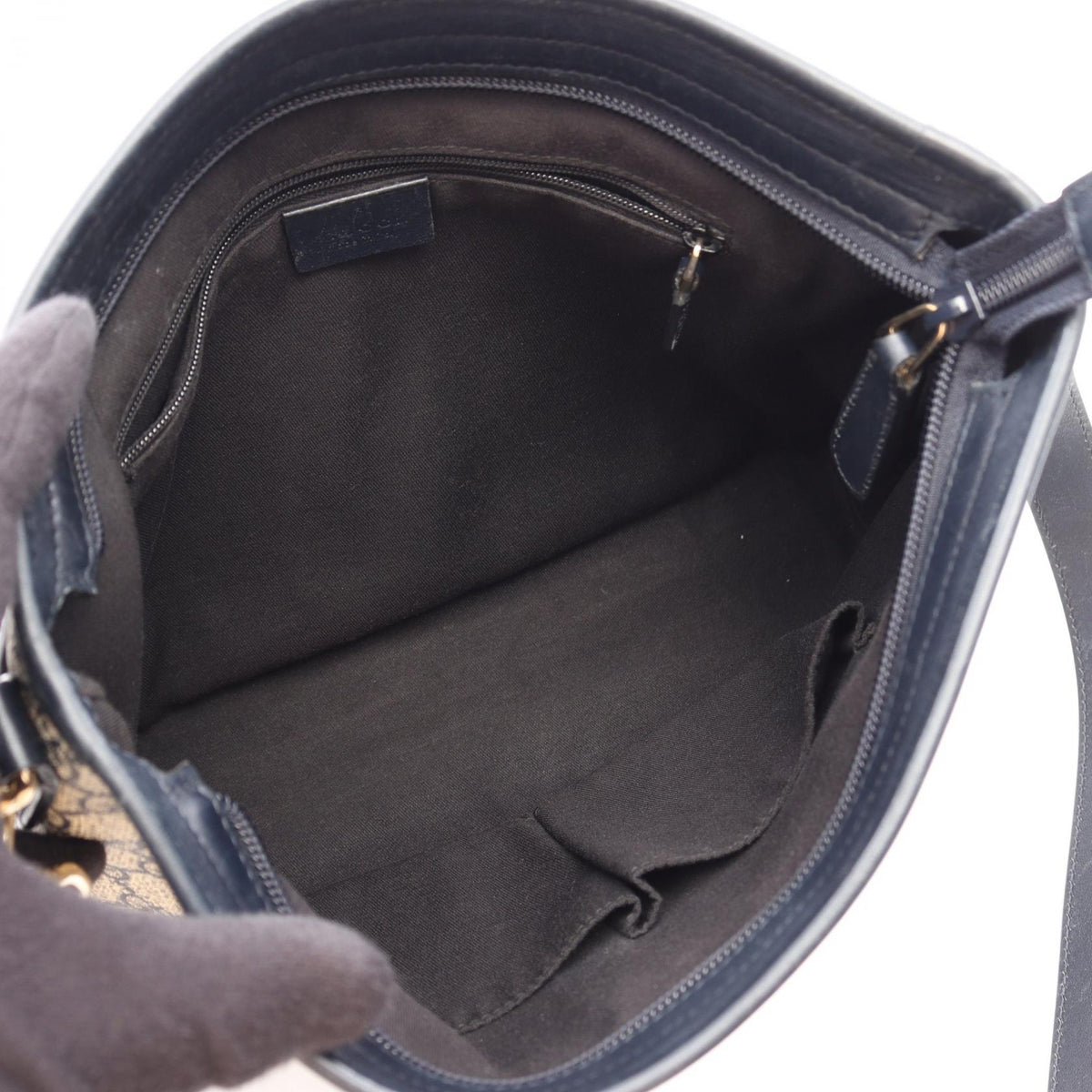 Gucci GG Supreme · Crossbody