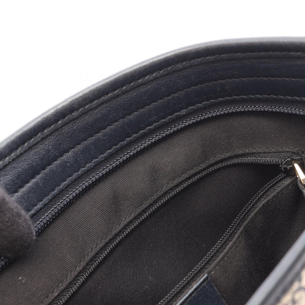 Gucci GG Supreme · Crossbody