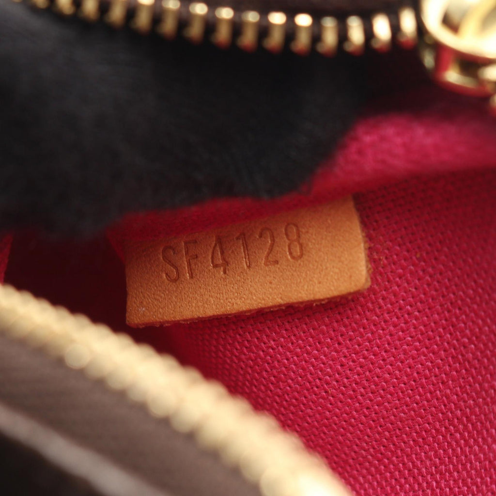 Louis Vuitton Accessoires · Monogram Pouch