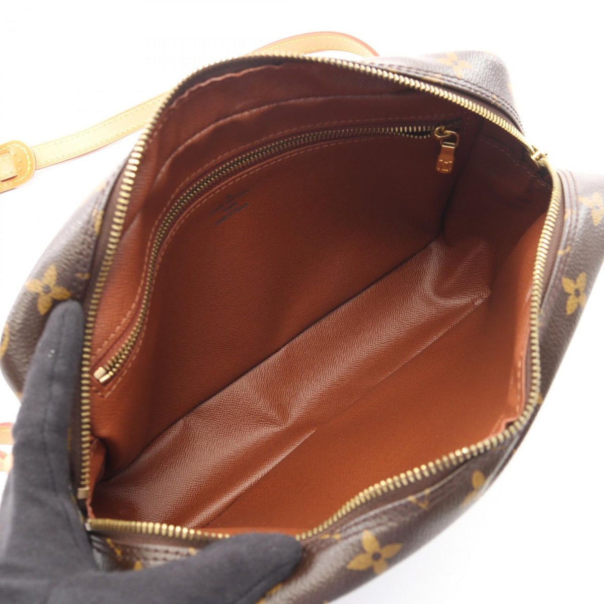 Louis Vuitton Trocadero 27 · Monogram