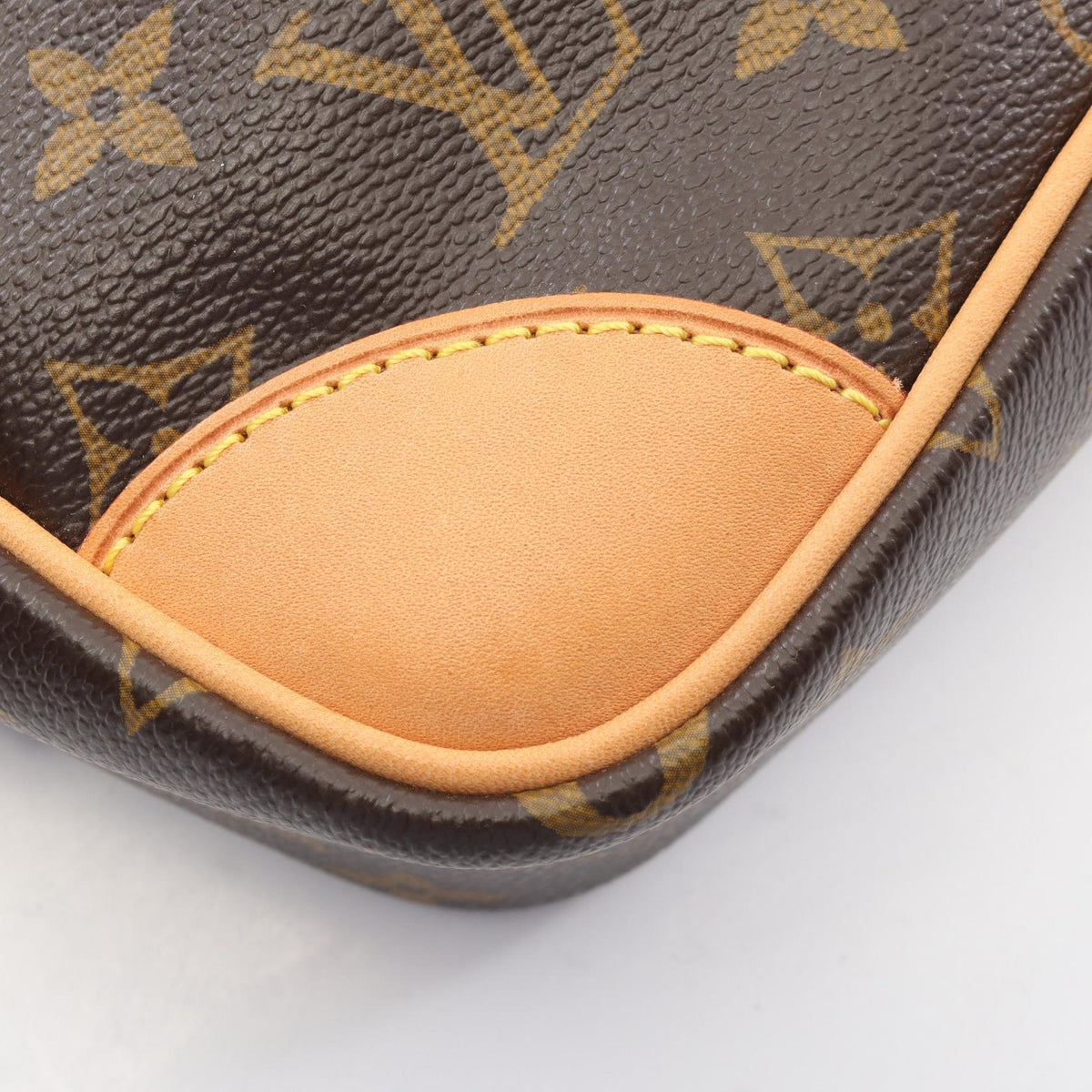 Louis Vuitton Trocadero 27 · Monogram