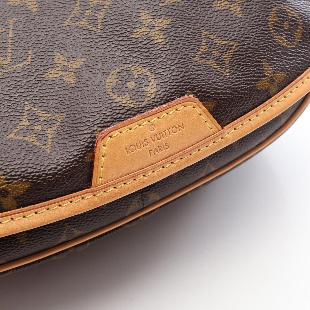 Louis Vuitton Menilmontant MM · Monogram