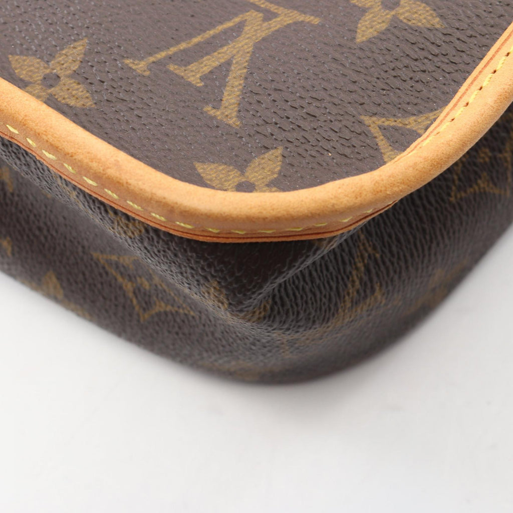 Louis Vuitton Bosphore · Monogram Messenger