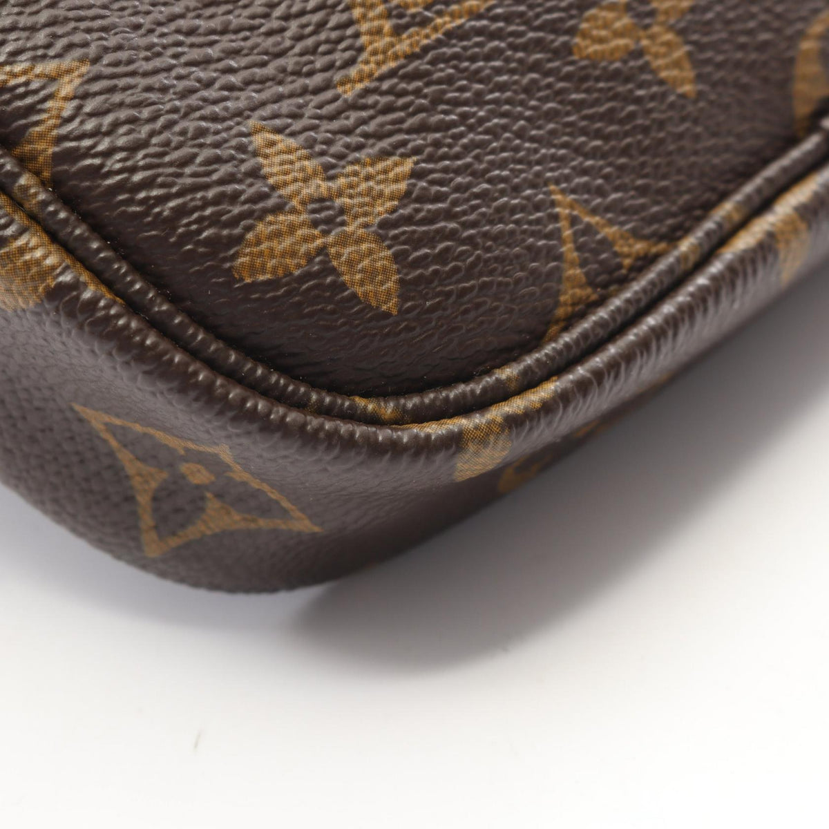 Louis Vuitton Bosphore · Monogram Canvas