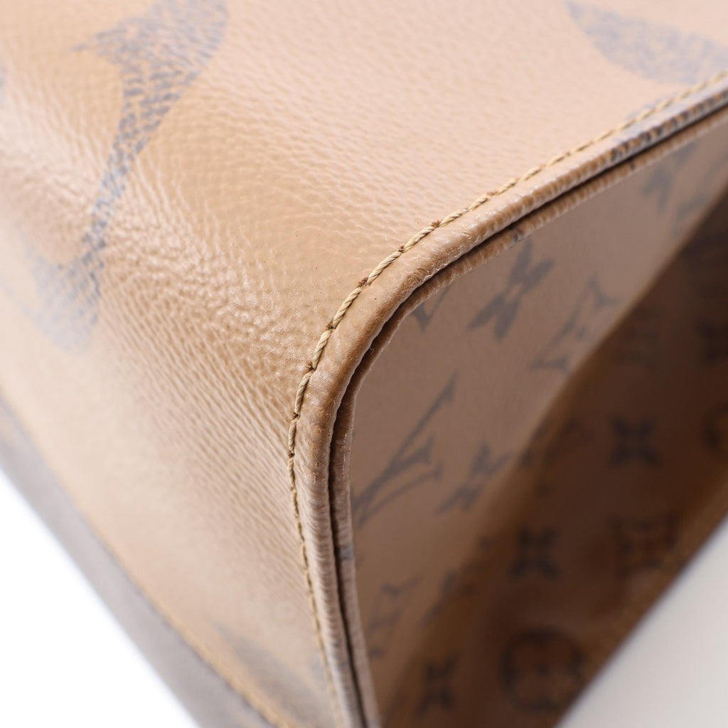 Louis Vuitton OnTheGo GM · Monogram Giant