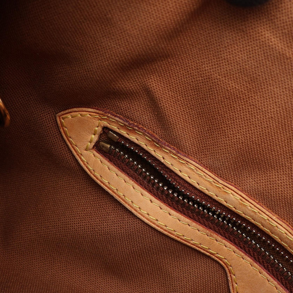 Louis Vuitton Batignolles Horizontal · Monogram