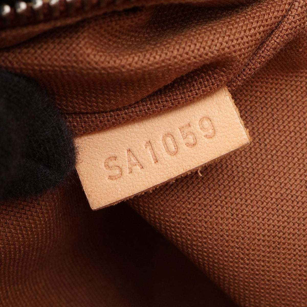 Louis Vuitton Batignolles Horizontal · Monogram