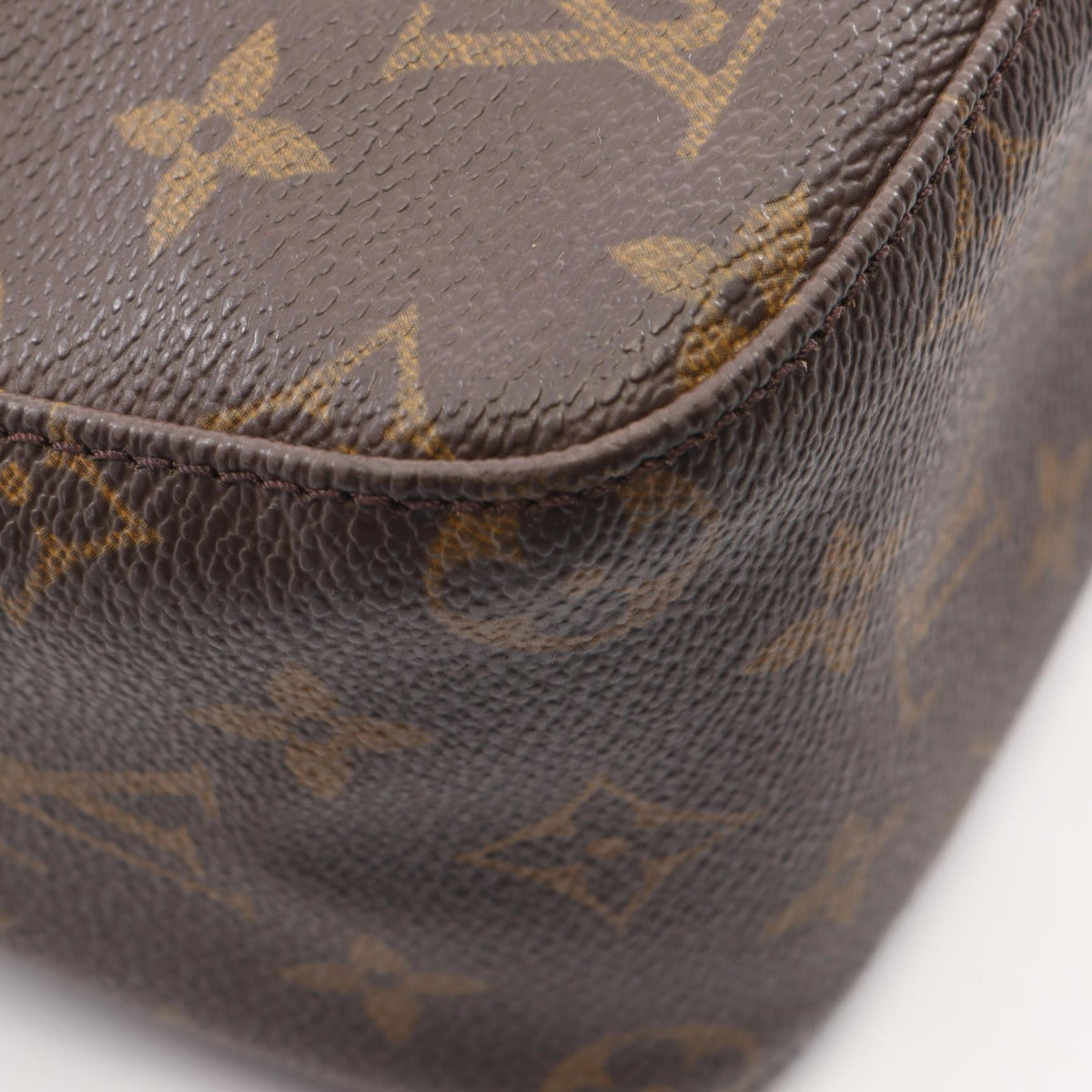 Louis Vuitton Looping MM · Monogram Canvas