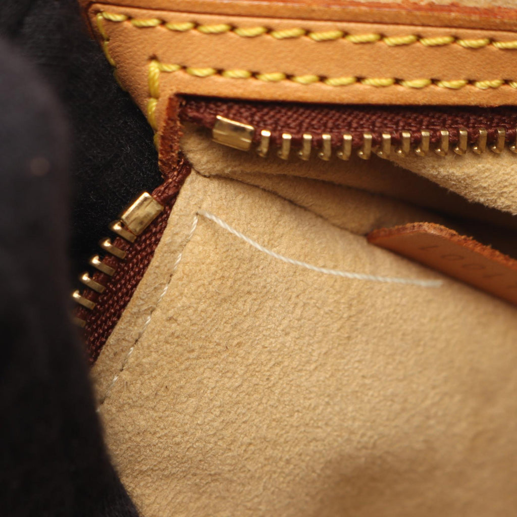 Louis Vuitton Looping MM · Monogram Canvas