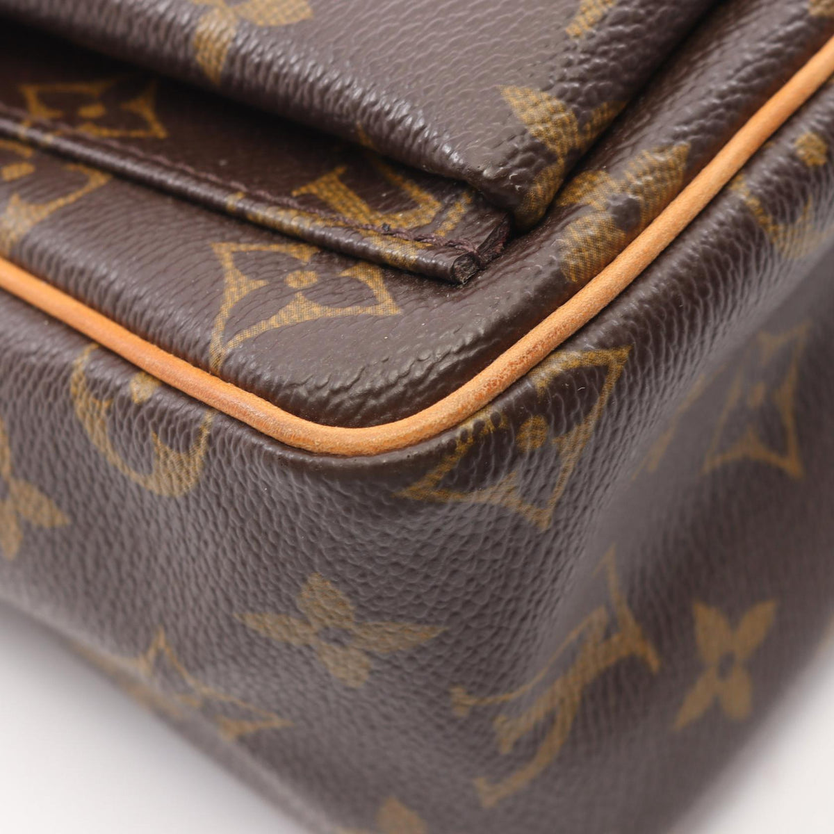 Louis Vuitton Viva Cite PM · Monogram