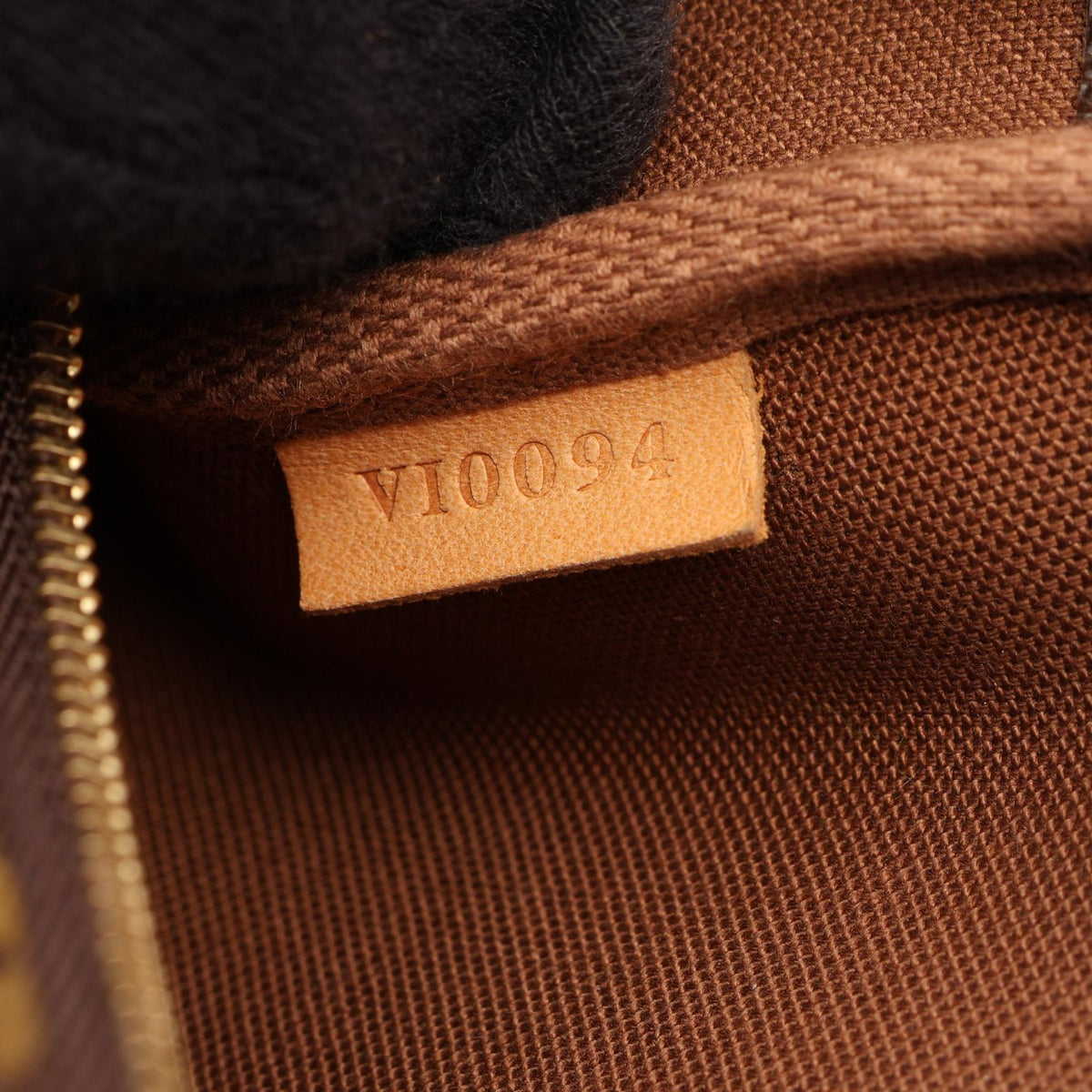 Louis Vuitton Pochette Accessoires · Monogram