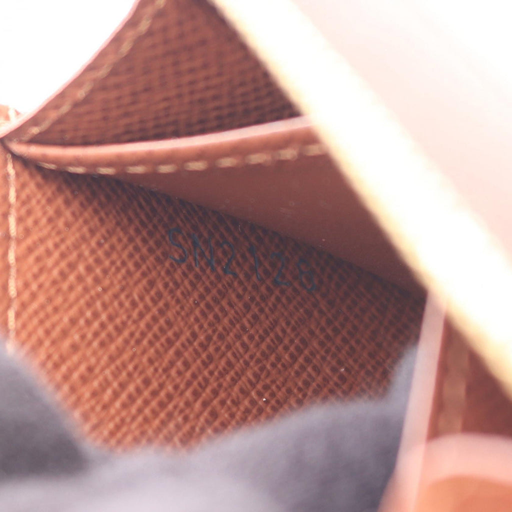 Louis Vuitton Zippy · Monogram Canvas