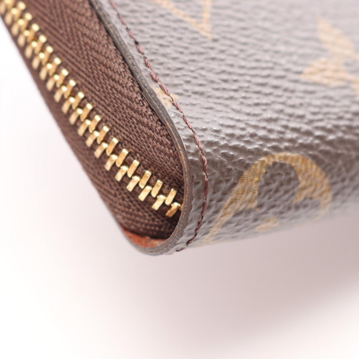 Louis Vuitton Zippy · Monogram Canvas