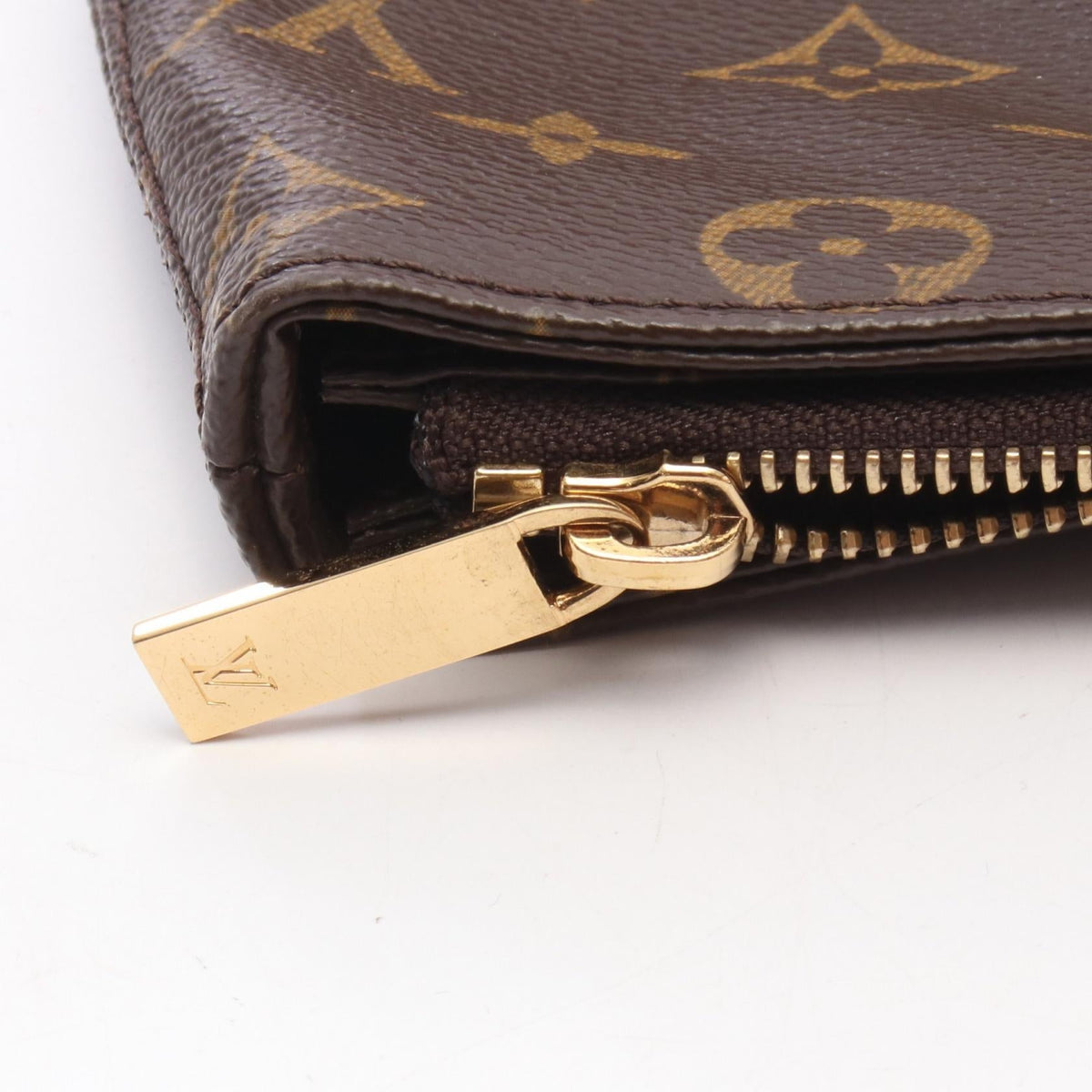 Louis Vuitton Cabas Mezzo · Monogram