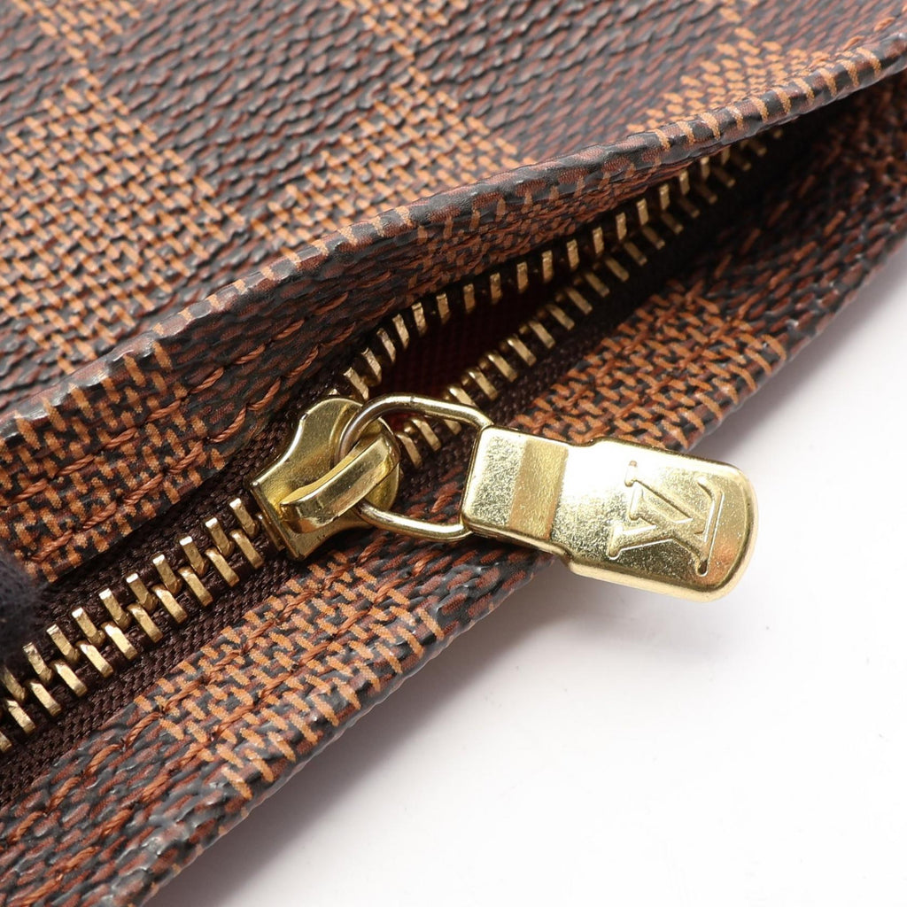 Louis Vuitton Trousse Makeup · Damier Ebene
