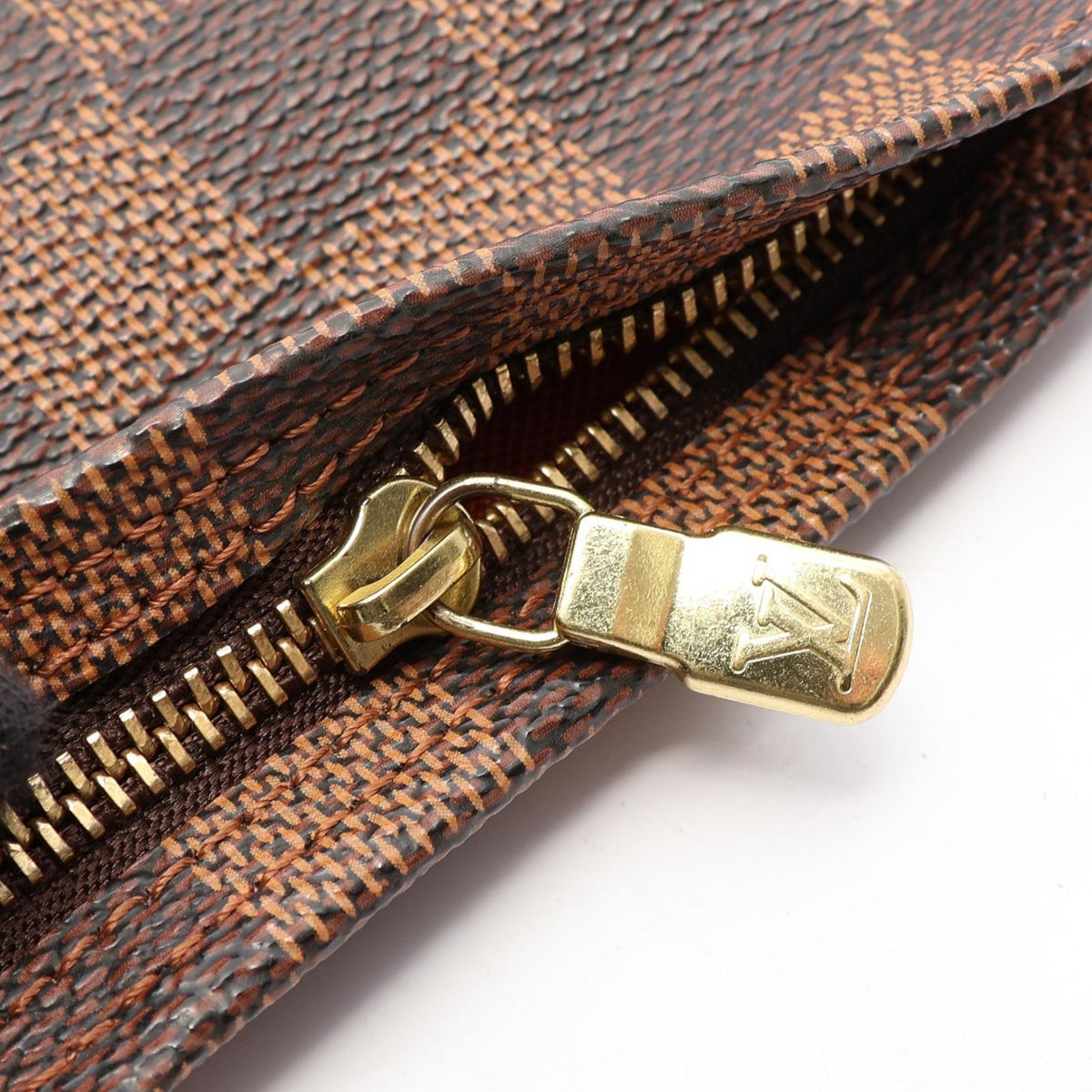 Louis Vuitton Trousse Makeup · Damier Ebene