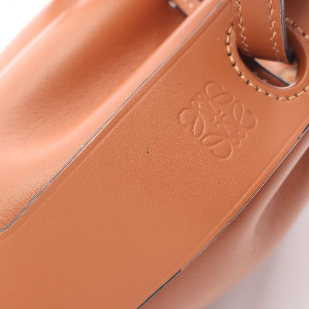Loewe Balloon Nano Bucket · Leather