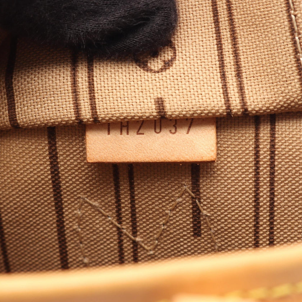 Louis Vuitton Neverfull PM · Monogram Canvas