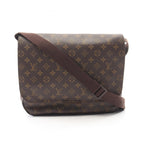 Louis Vuitton Beaubourg MM · Monogram