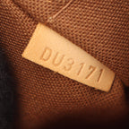 Louis Vuitton Beaubourg MM · Monogram