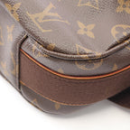 Louis Vuitton Beaubourg MM · Monogram
