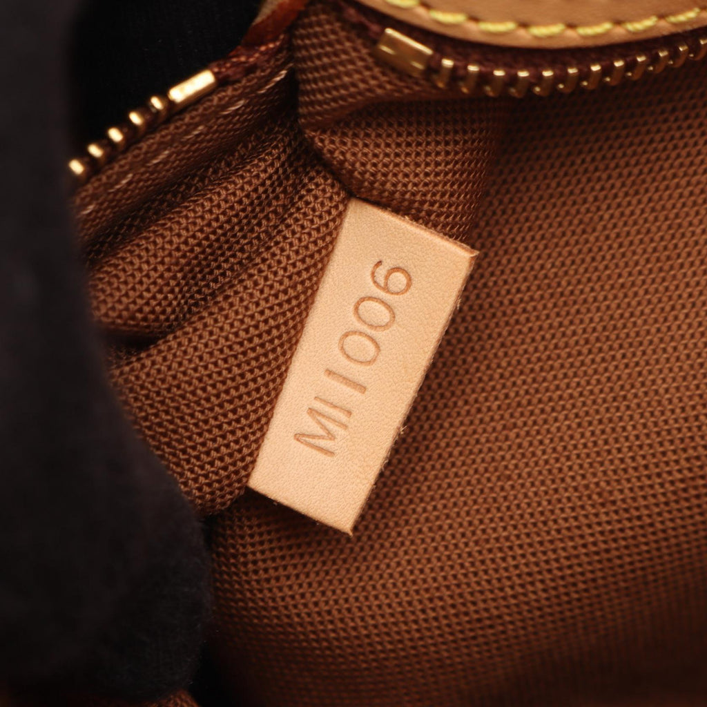 Louis Vuitton Batignolles Vertical · Monogram