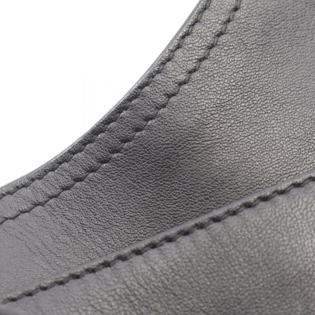 Bottega Veneta Intrecciato · Leather