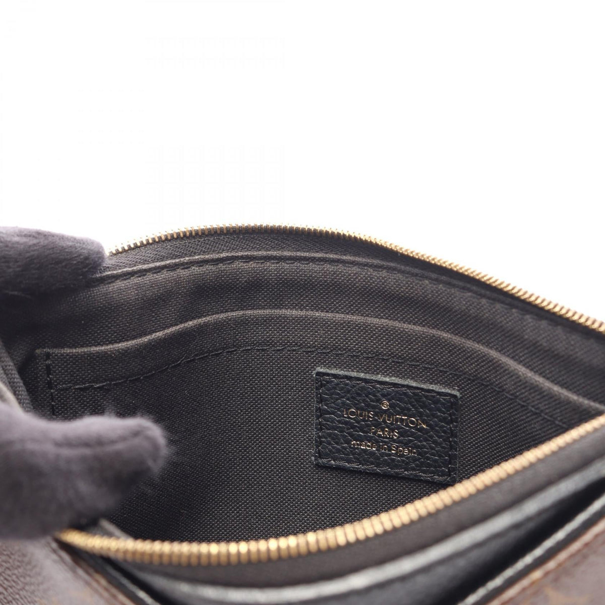 Louis Vuitton Parascratch · Monogram