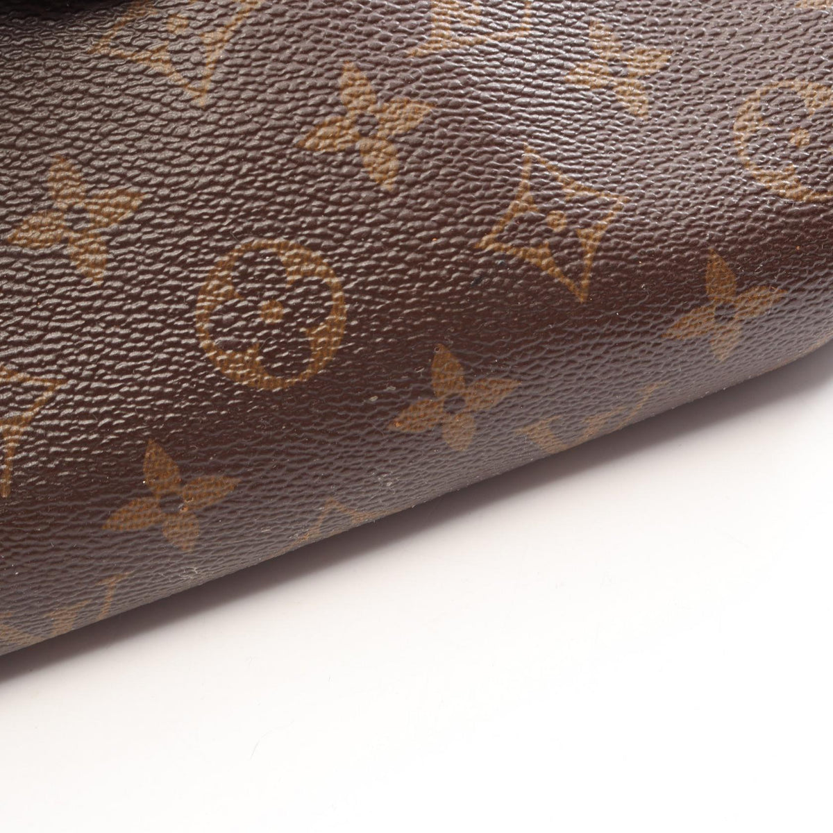 Louis Vuitton Parascratch · Monogram