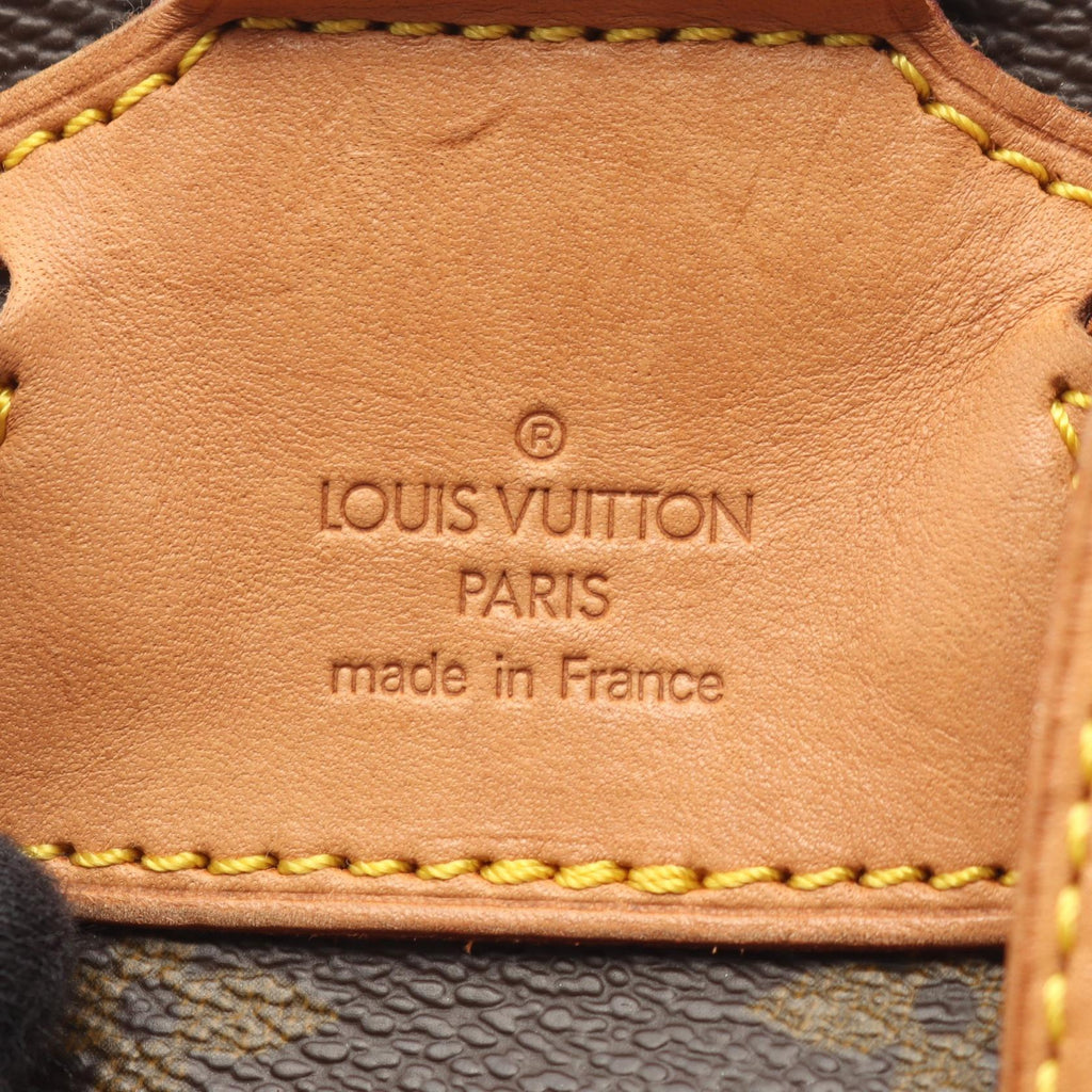 Louis Vuitton Montsouris MM · Monogram