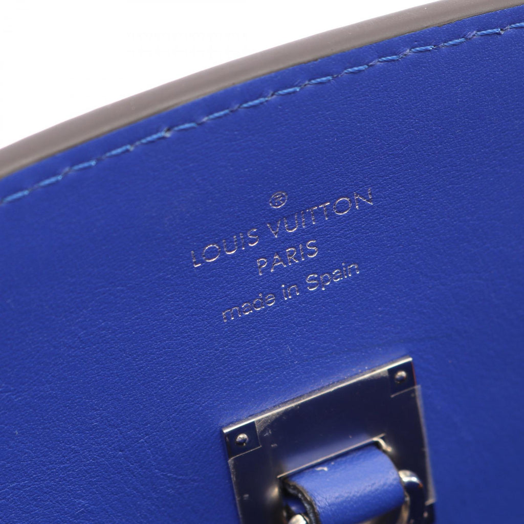 Louis Vuitton Milla PM · Leather