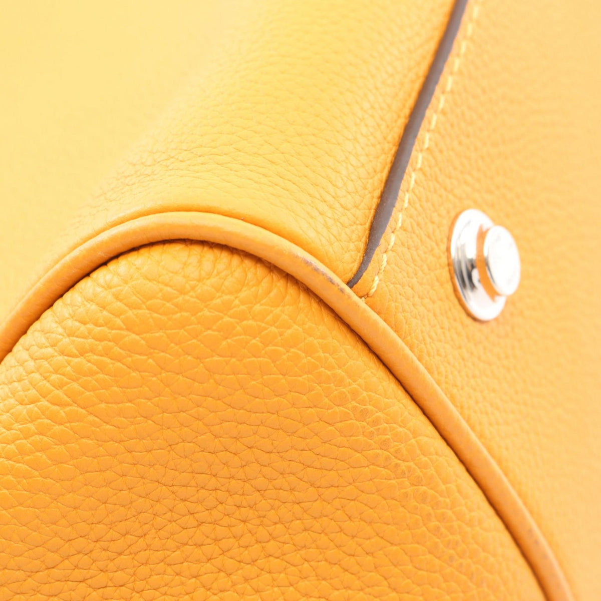 Louis Vuitton Milla PM · Leather