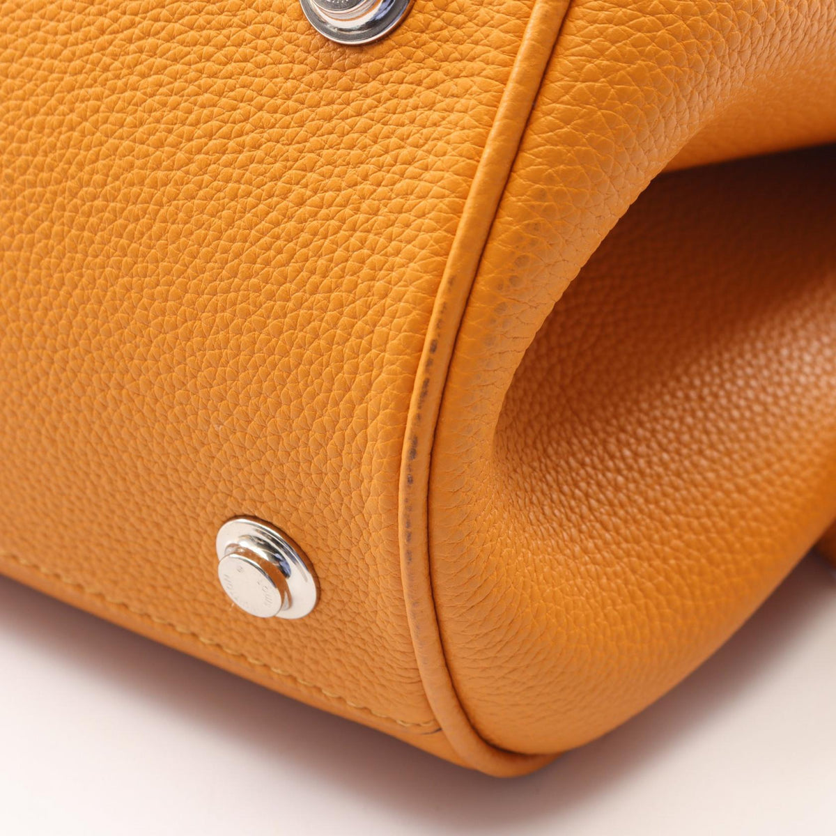 Louis Vuitton Milla PM · Leather