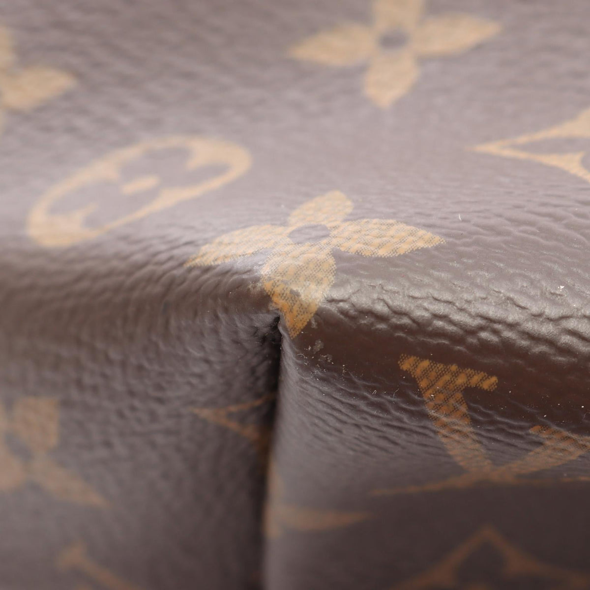 Louis Vuitton Turenne MM · Monogram Canvas
