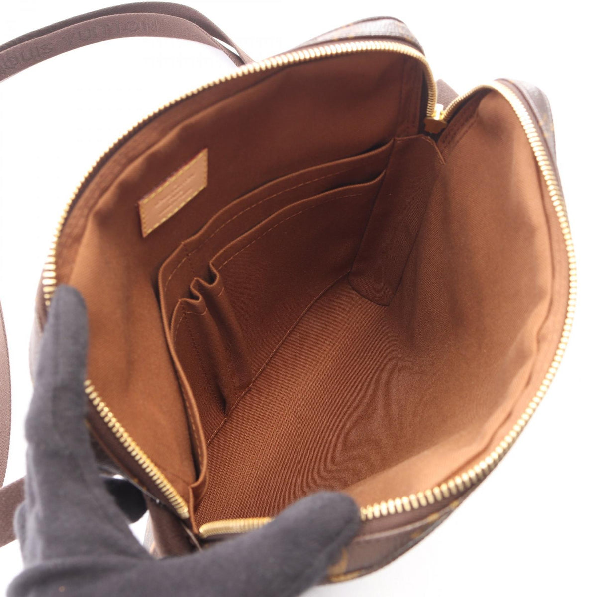 LOUIS VUITTON Trotter Beaubourg · Monogram