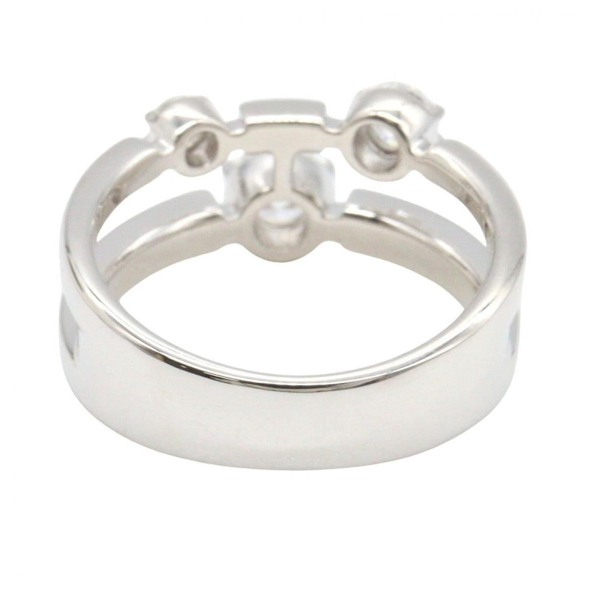 Tasaki · 18K White Gold Diamond Ring