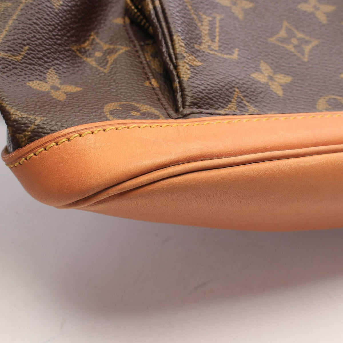 Louis Vuitton Mini Montsouris · Monogram