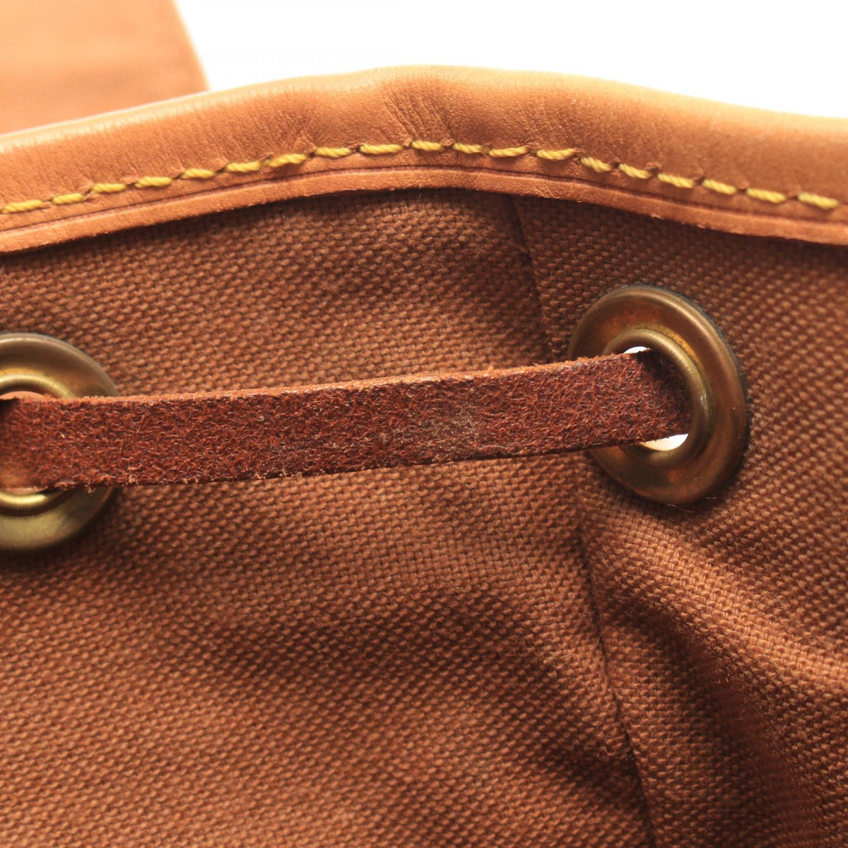 Louis Vuitton Mini Montsouris · Monogram