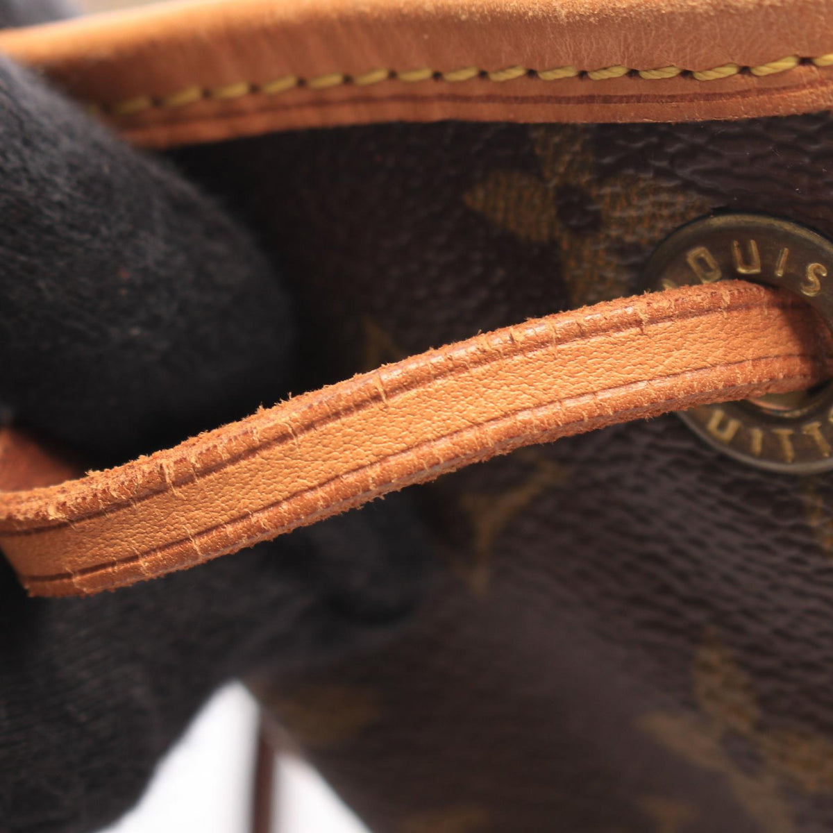 Louis Vuitton Mini Montsouris · Monogram