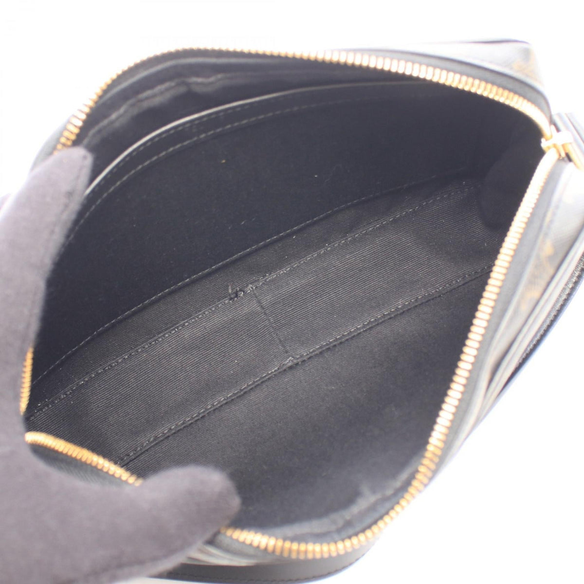 CELINE Triomphe Medium Messenger · Canvas