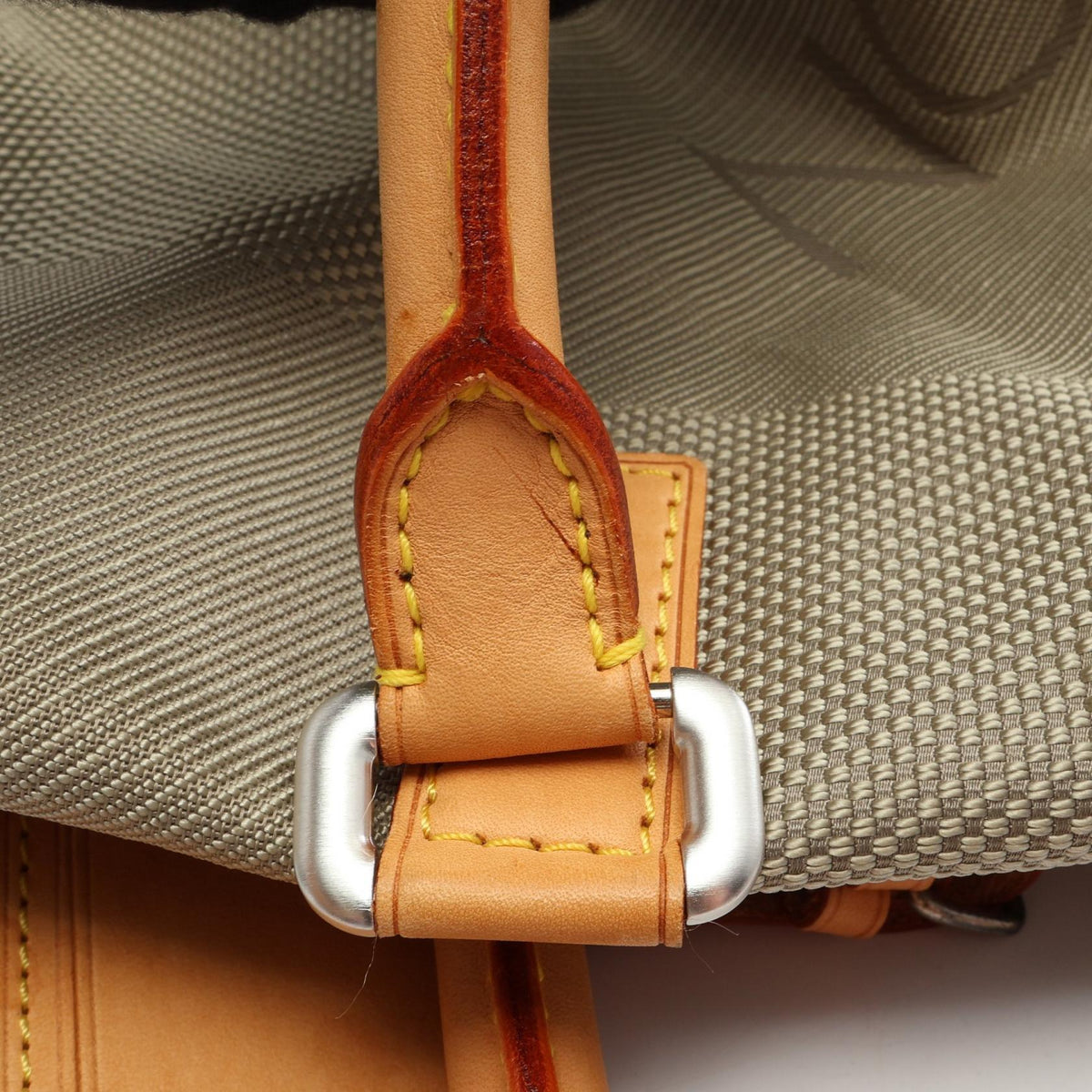 Louis Vuitton Souvrain · Damier Géant Sable