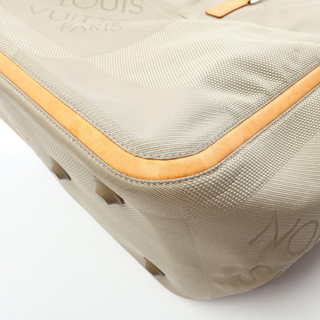 Louis Vuitton Souvrain · Damier Géant Sable