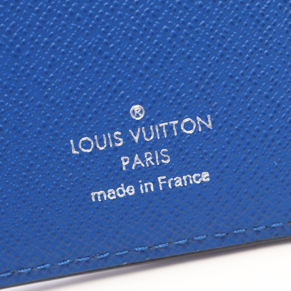 Louis Vuitton Brazza · Taiga V-Shape