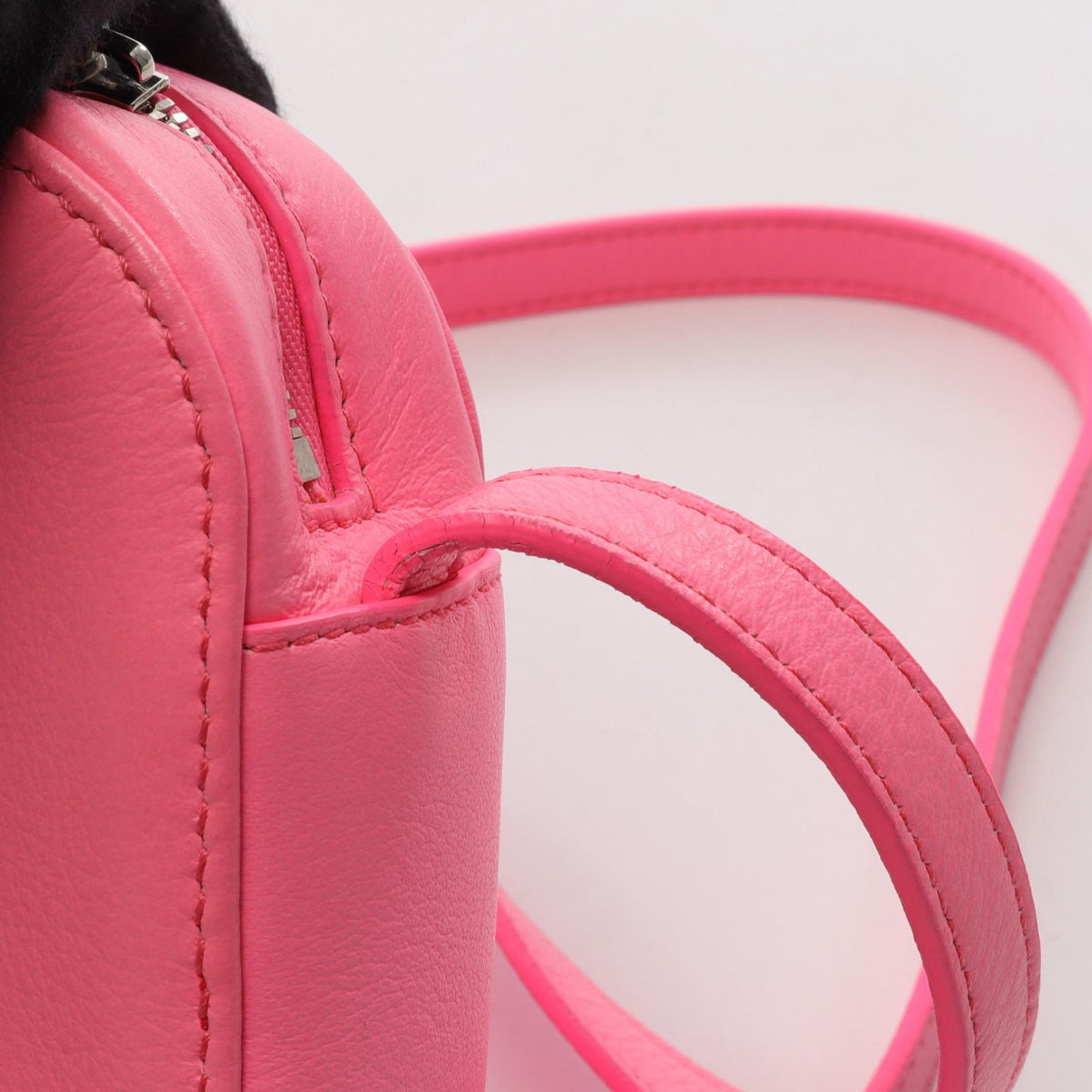 Balenciaga Everyday Camera Bag S · Leather